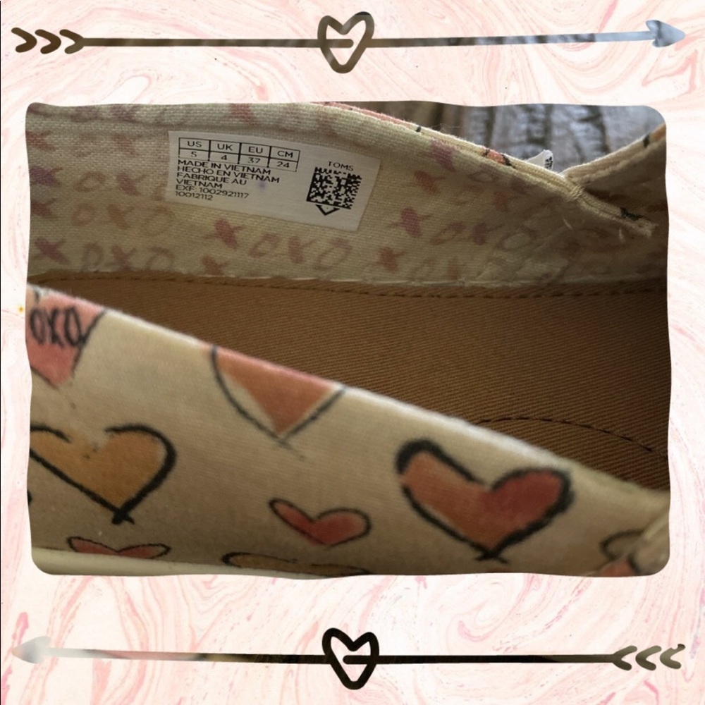 Toms Carpe Diem Valentine’s Hearts Size 5 Slip ons - Picture 3 of 4